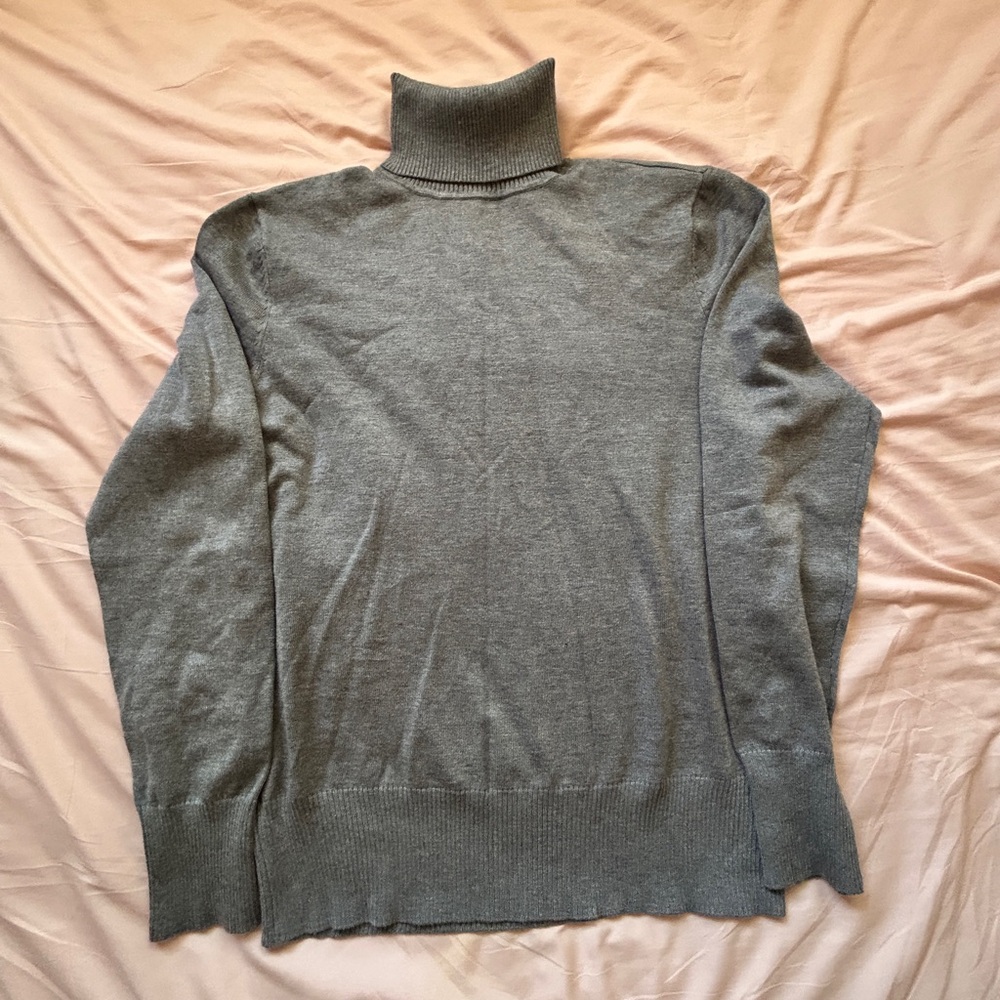 Women’s Gray Turtleneck Sweater